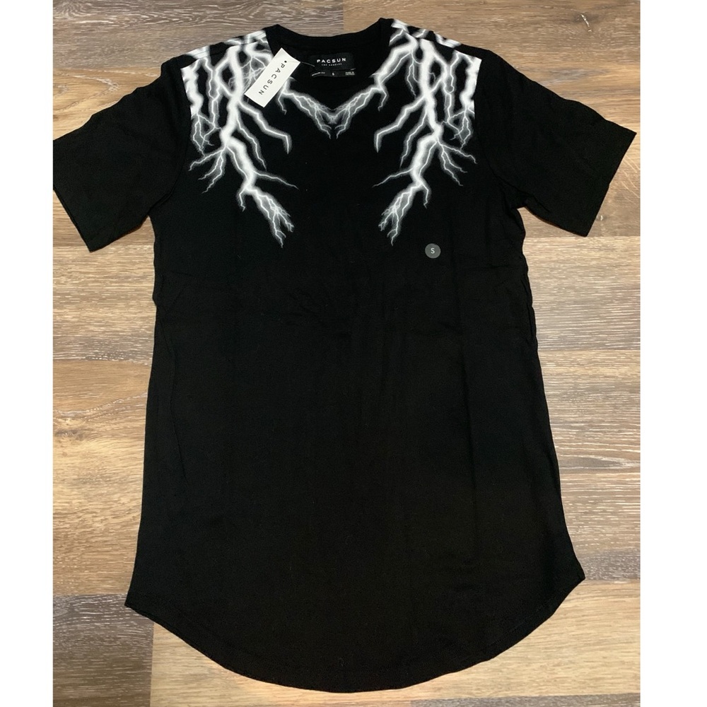 PacSun Men’s long fitted short sleeve tee
